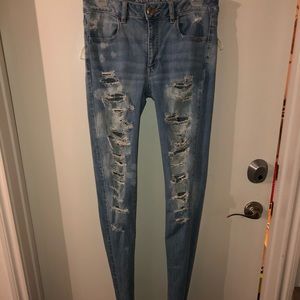 American Eagle Light Wash Jegging w Holes 6 X-Long